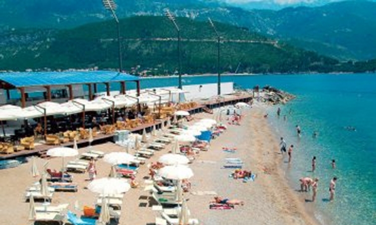 U Crnoj Gori više od 100.000 turista