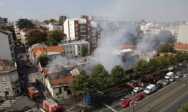 Potpuno izgorio tržni centar "Depo"