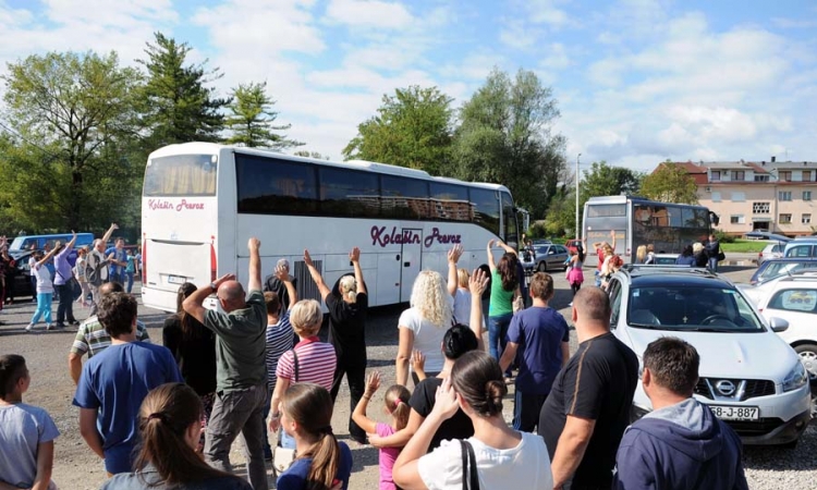 Djeca sa Kosova krenula kući