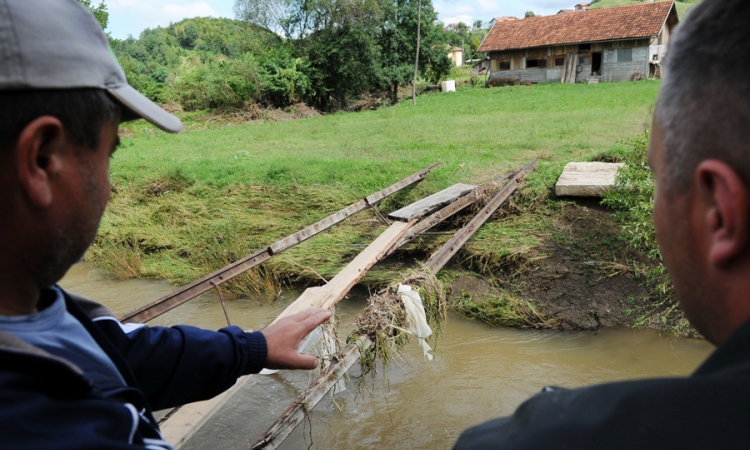 Pomogao komšinici, pa se utopio
