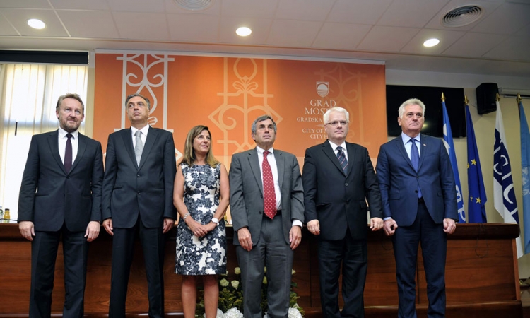 Deklaracijom do istine i pravde