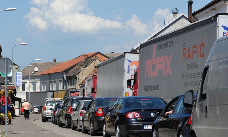 Čekanja na Doljanima duža od dva časa