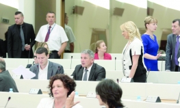 Nezavisne istražuju: Na listama lideri partija, fudbaleri i kreatorke