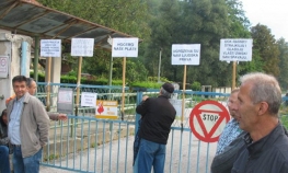 Radnici "Pretisa" poručili: Nema plata, nema ni granata