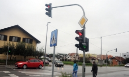 Pet semafora  na dva km puta