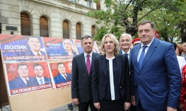 SNSD: Pred narod čistog obraza