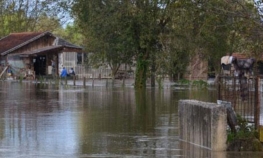 Čamcima spasavali ljude i stoku
