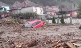 Brdo iznad Tekije klizi prema naselju