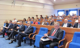 Entitetima vratiti nadležnost za proces traženja 