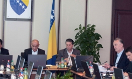 Bošnjak na čelu, Srbinu MIP, a Hrvatu finansije