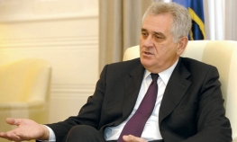 Nikolić: Vučić ne sme odustati