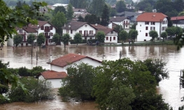 Vanredno u 60 gradova Francuske