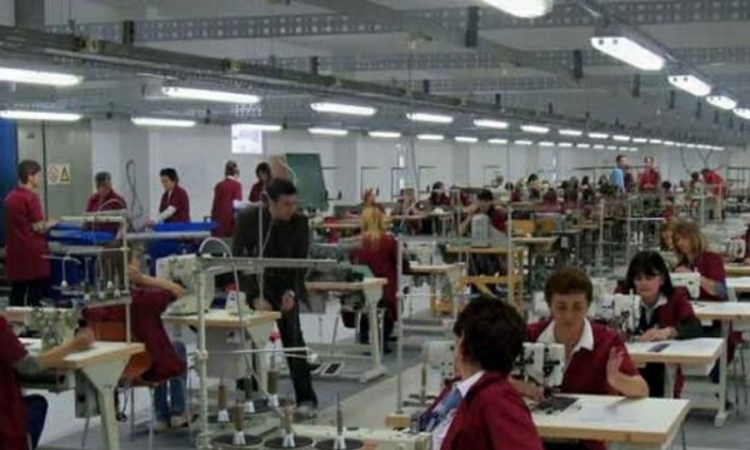 Radnice Tekstilne industrije "Nikola Tesla"  počele da šiju