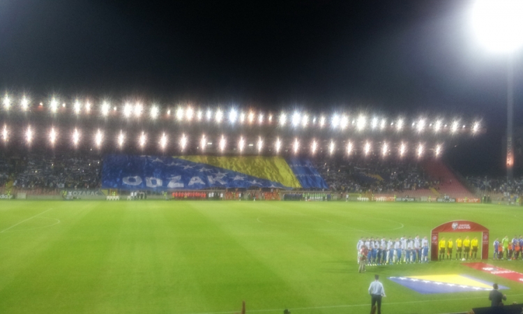 Fudbaleri i navijači odali počast poginulim rudarima