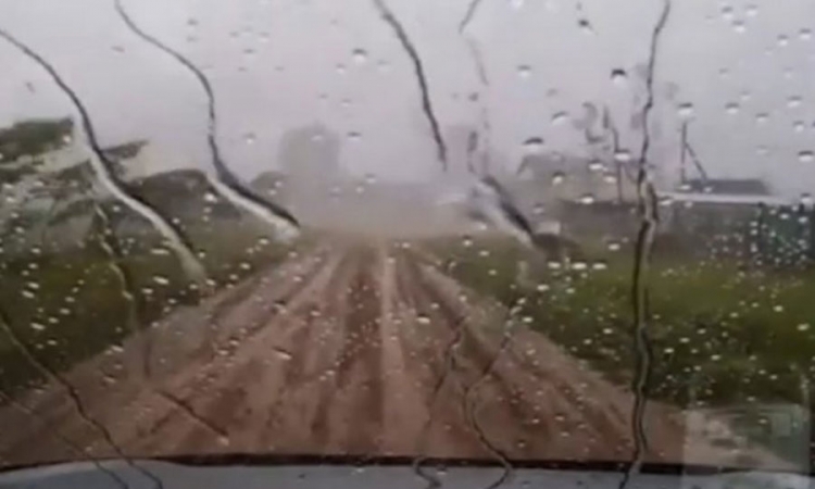 Izlazio iz garaže i upao u divlji tornado