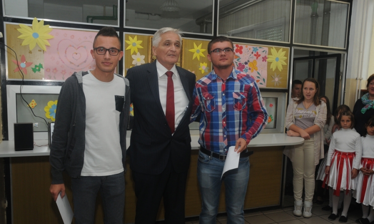 Špirić stipendira studente iz Doma "Rada Vranješević"