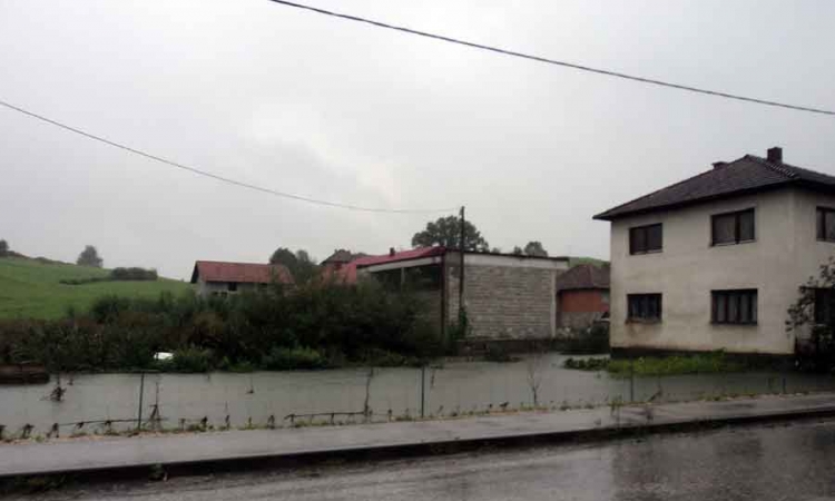 Cazinjani ne pamte poplave ovakvih razmjera