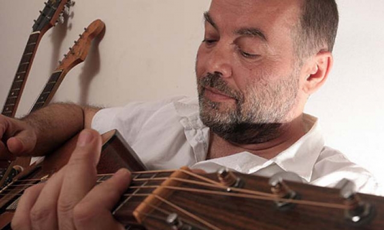 Umro gitarsta "Parnog Valjka"
