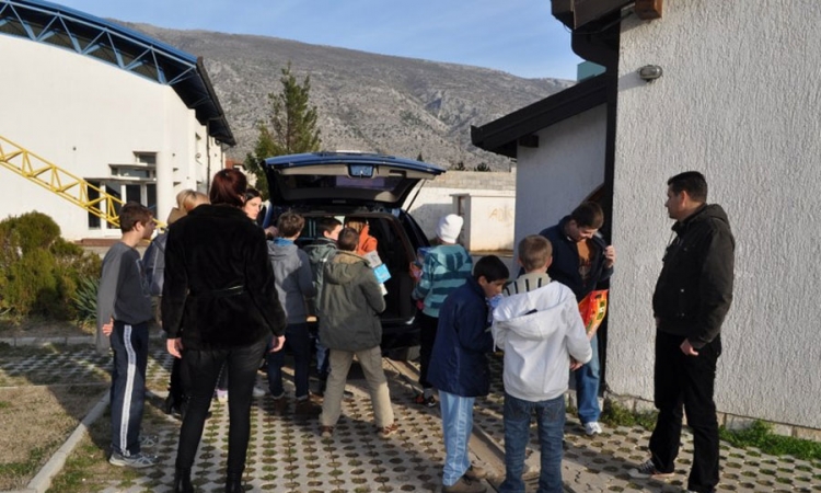 Mališanima bez roditelja potreban topli dom