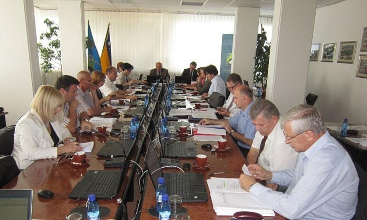 Osam, umjesto 12 ministarstava u Vladi Tuzlanskog kantona