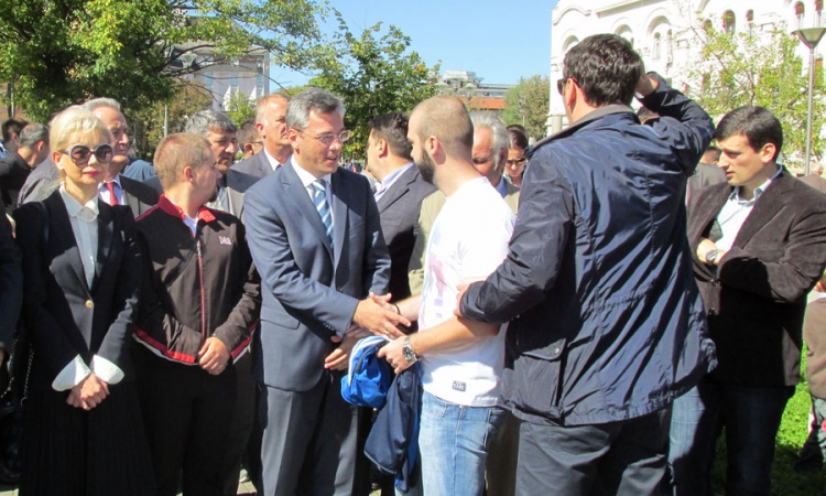 Tadić: Kampanja da prođe u miru i demokratskoj borbi   