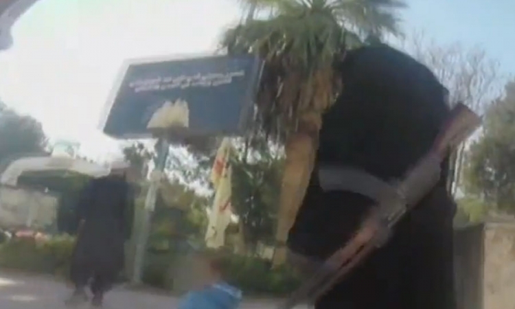 U gradu "Islamske države" i žene s djecom moraju da nose oružje
