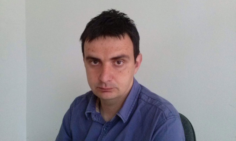 Funkcionalan manji stan za dvoje