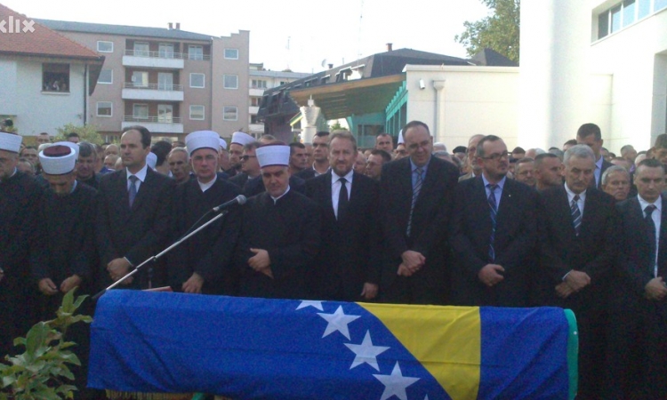 Sahranjen Sulejman Tihić