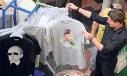 Majice s likom Putina u Beogradu