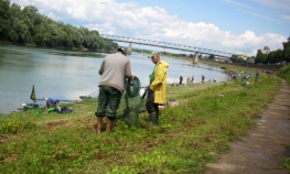 Skočila u Savu, spasila je policija