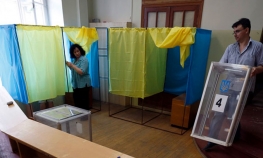 Ukrajinci danas biraju parlament
