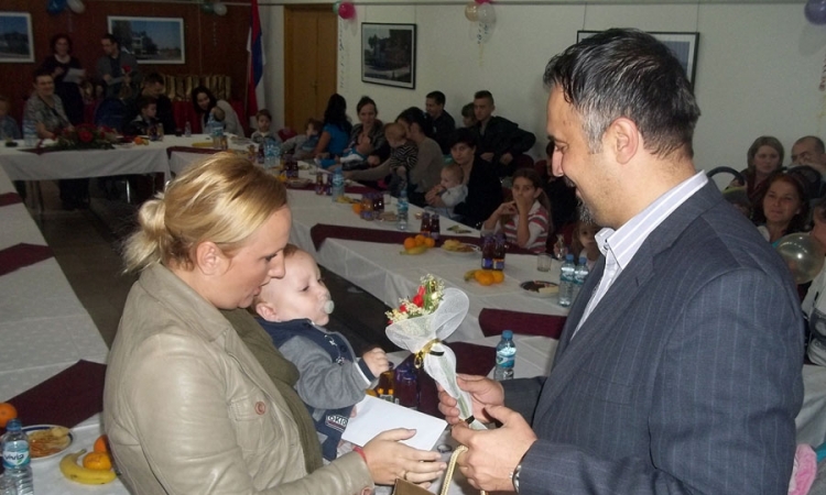 Pokloni za majke sa troje i više djece