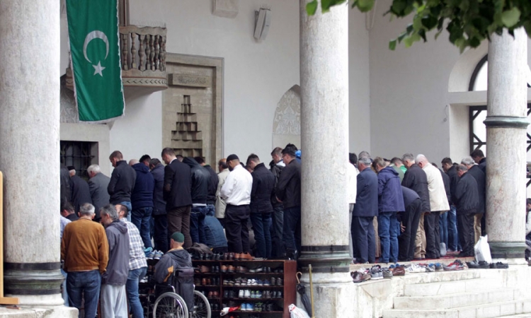 Trud i žrtva u te­me­lji­ma sva­kog pojedinca