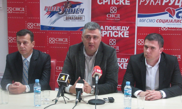 Maksimović: Mitrović iznosi neistine o bolnici 