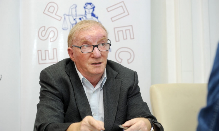 Vlajki: Vlast i opozicija da naprave džentlmenski sporazum   