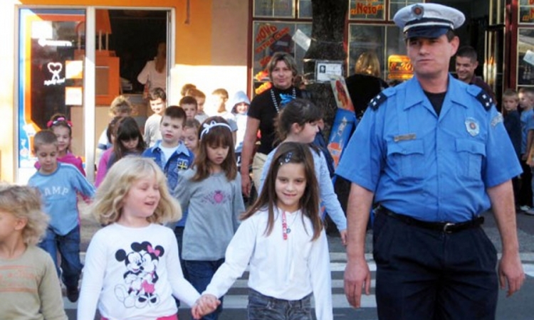 Policija u društvu banjalučkih školaraca