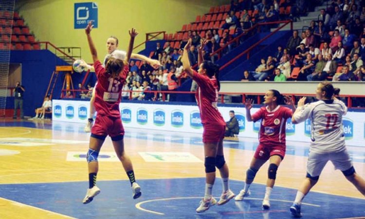 Navijači pozdravili majstorije svjetskih vicešampionki i rukometašica Srpske