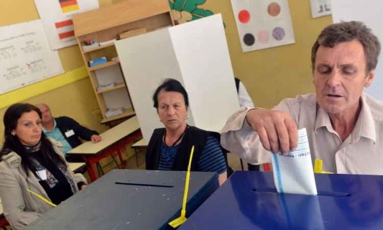 Većina biračkih mjesta otvorena u sedam sati