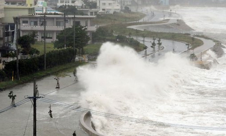 Japan na udaru tajfuna Vongfong