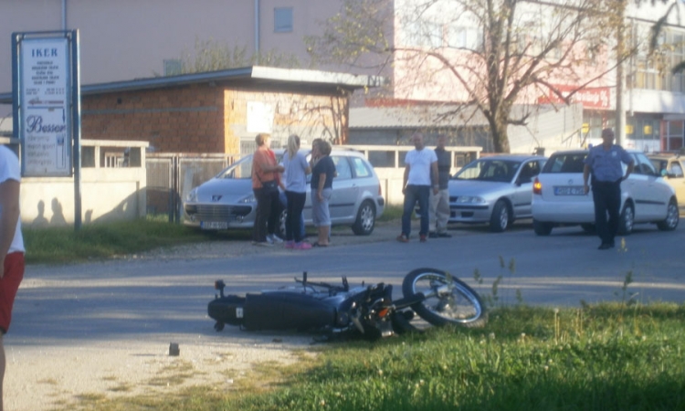Teško povrijeđen maloljetni motociklista