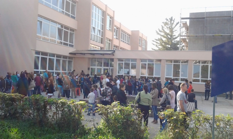 Nakon pet mjeseci 1.150 đaka u klupama