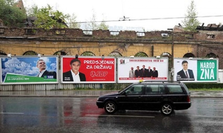 Stranke su dužne ukloniti svoje plakate