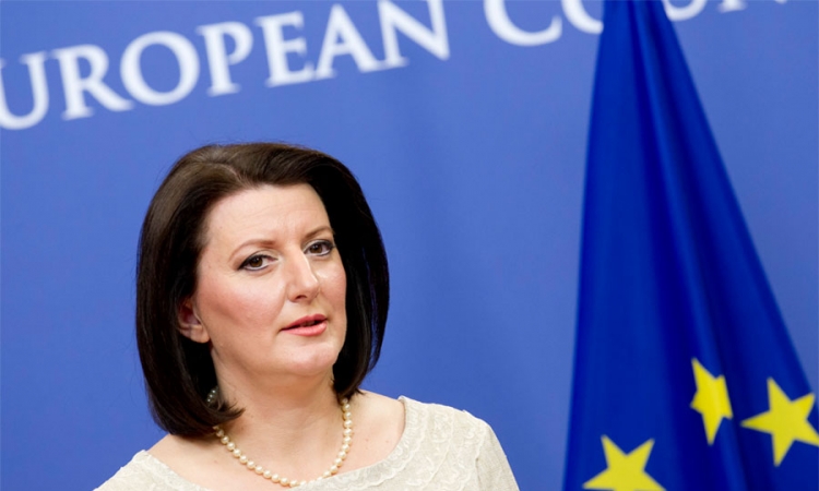 Jahjaga još razmišlja o odlasku u Beograd