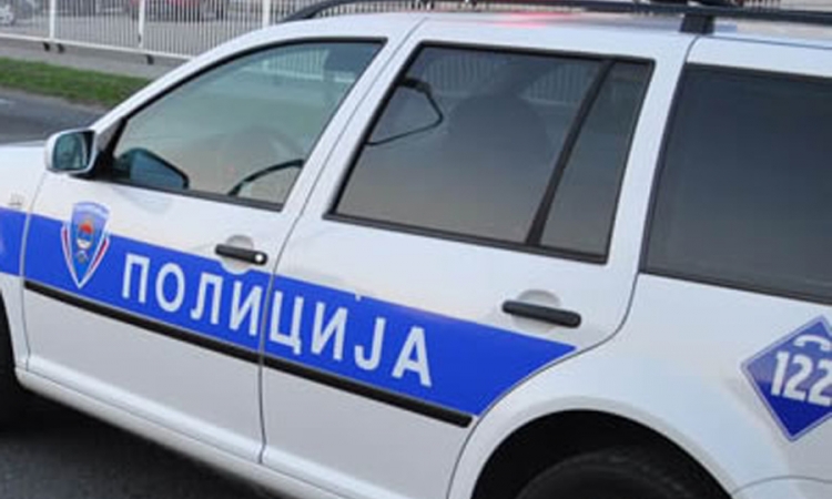 Dobojliju udarilo vozilo dok je prelazio cestu van pješačkog prijelaza