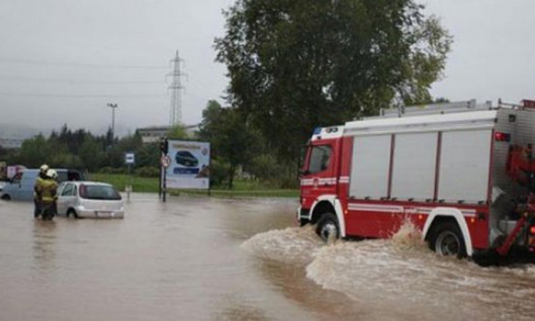 Policija traga za muškarcem nestalim u jučerašnjem nevremenu
