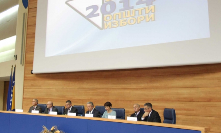 Za Predsjedništvo BiH i dalje vode Izetbegović, Ivanić i Čović