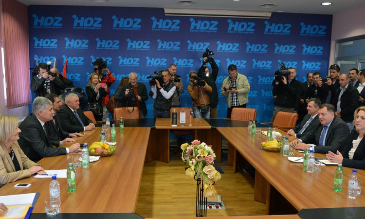Počeo sastanak SNSD-a i HDZ-a BiH u Mostaru