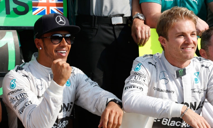 Hamilton strahuje zbog duplih bodova