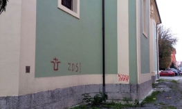 Proustaški grafiti na crkvi u Karlovcu