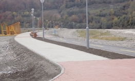 Porodica pokušala ukrasti tobogan iz parka
